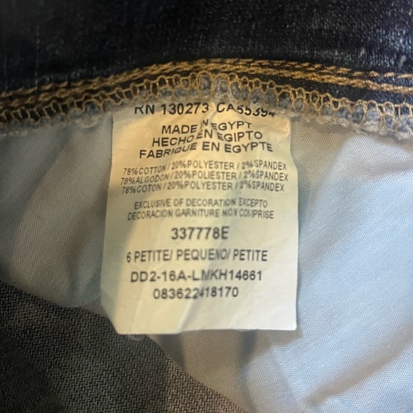 Women's Totally Shaping Pull on Capri size Petite 6 - Picture 3 of 8